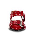 TACONES GRAND AVE RED PATENT STEVE MADDEN en STOCK